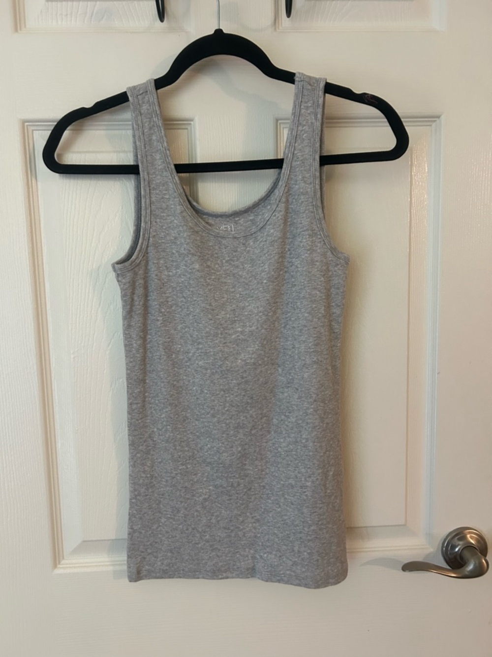 Time and Tru Light Gray Scoop Neck Tank Top